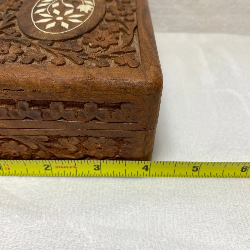 VTG Wooden Trinket Box Hand‎ Carved Floral Inlay Jewelry Keepsake Storage